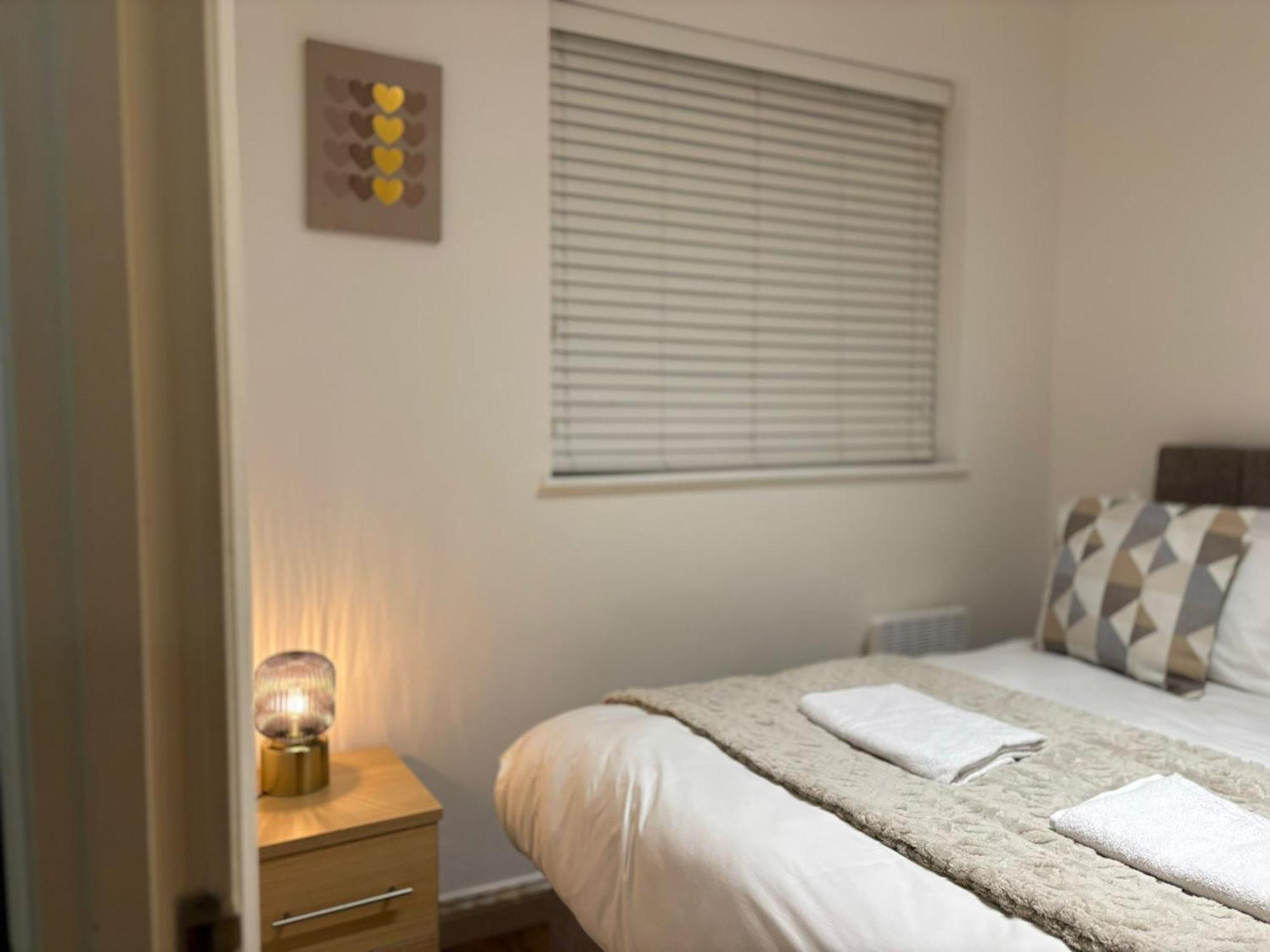 24-7 Secured City Centre Apartments With Free Underground Parking And Wifi Birmingham Exterior photo