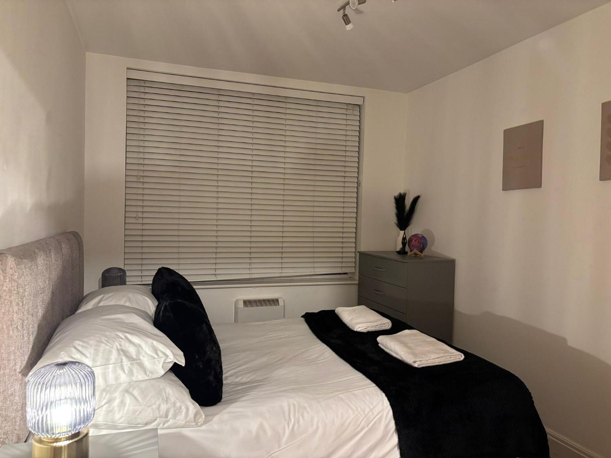 24-7 Secured City Centre Apartments With Free Underground Parking And Wifi Birmingham Exterior photo