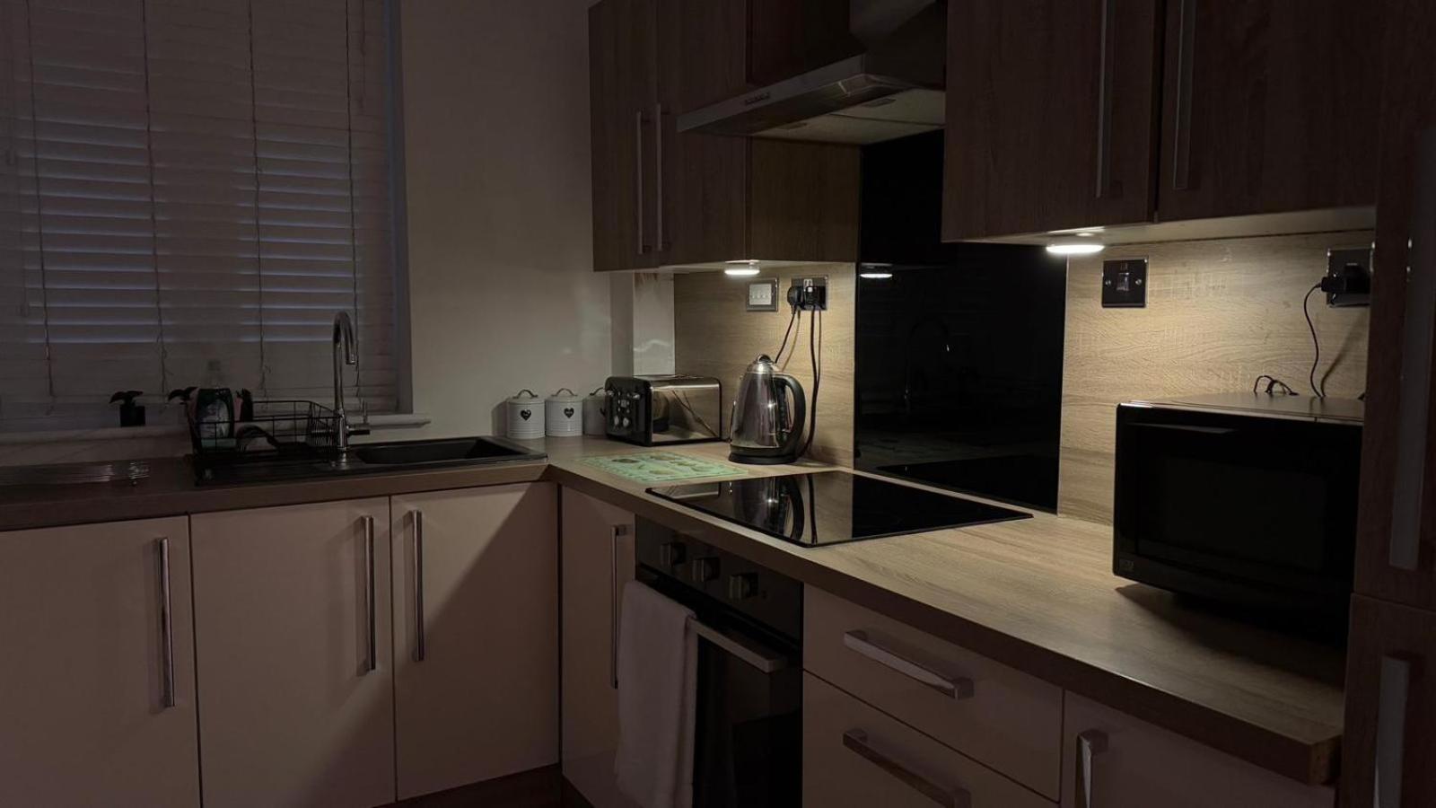 24-7 Secured City Centre Apartments With Free Underground Parking And Wifi Birmingham Exterior photo