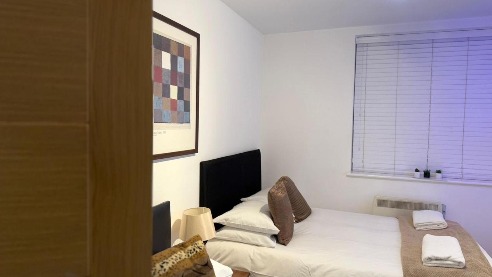 24-7 Secured City Centre Apartments With Free Underground Parking And Wifi Birmingham Exterior photo