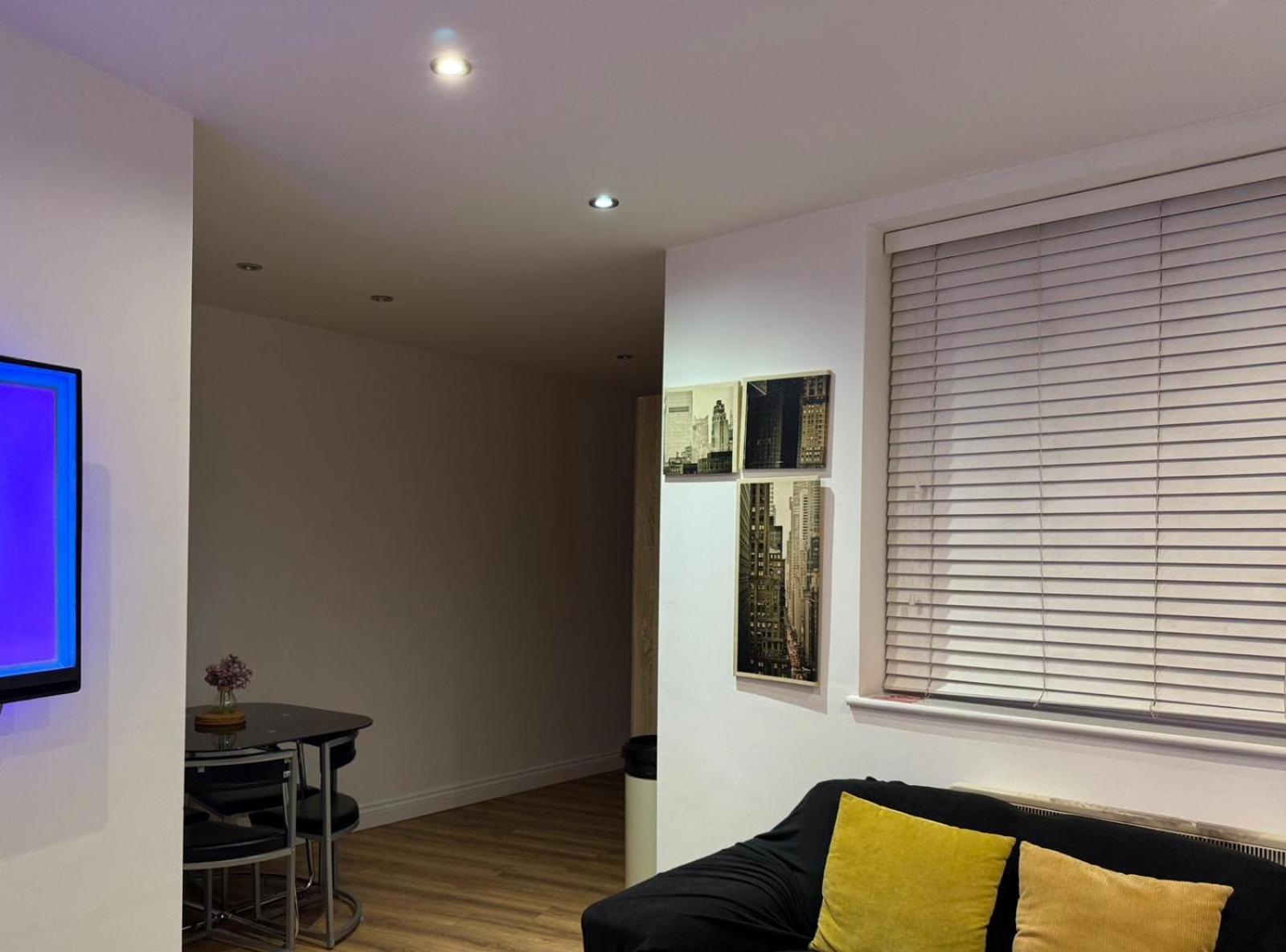 24-7 Secured City Centre Apartments With Free Underground Parking And Wifi Birmingham Exterior photo